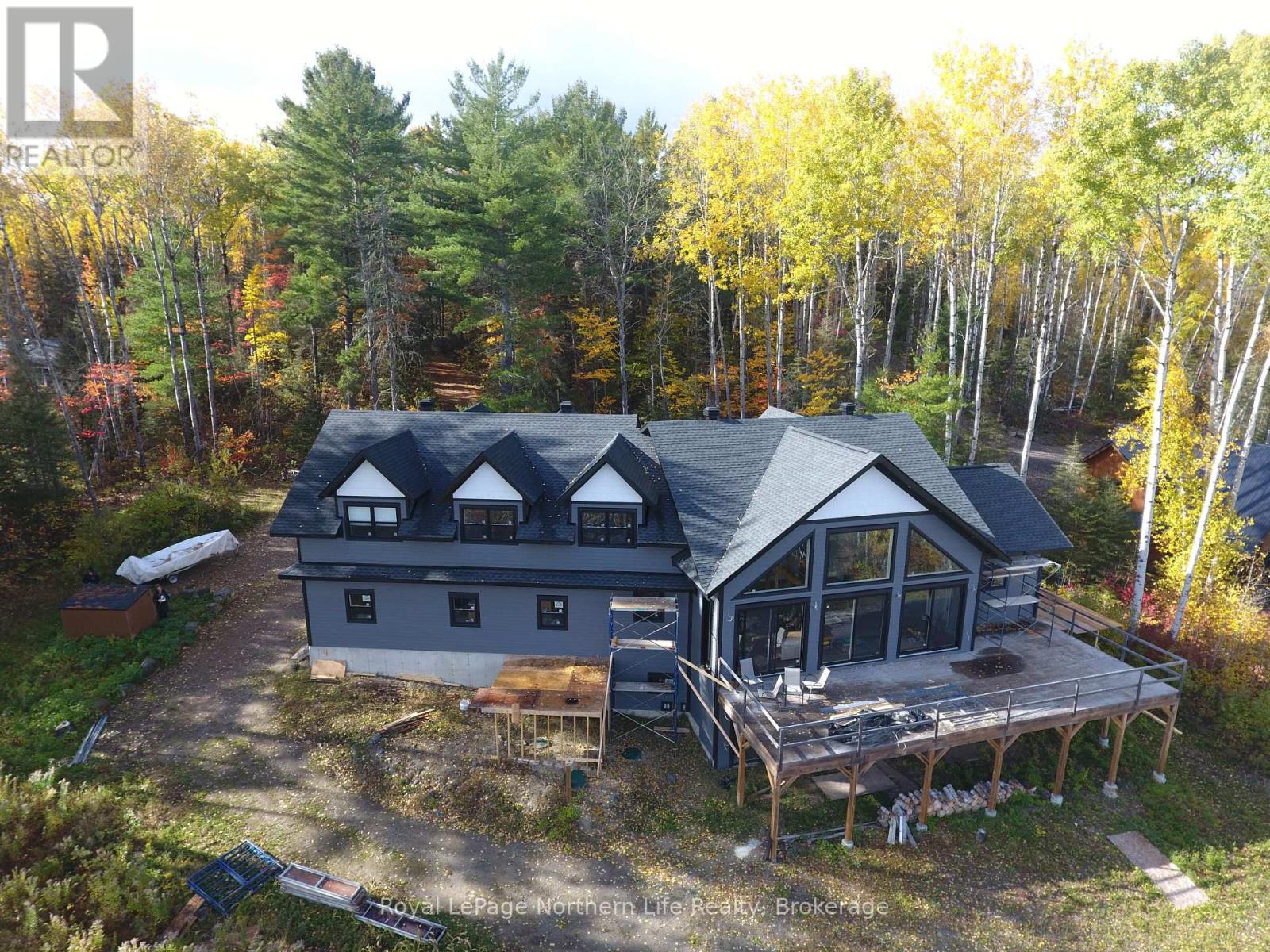 429 Fox Run Drive, Temagami, Ontario  P0H 2H0 - Photo 1 - X12093875