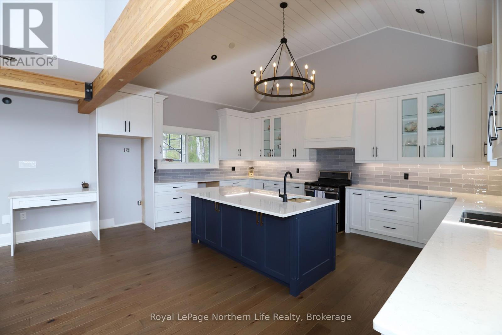 429 Fox Run Drive, Temagami, Ontario  P0H 2H0 - Photo 18 - X12093875