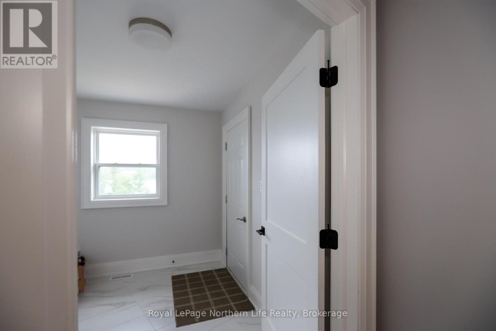 429 Fox Run Drive, Temagami, Ontario  P0H 2H0 - Photo 22 - X12093875