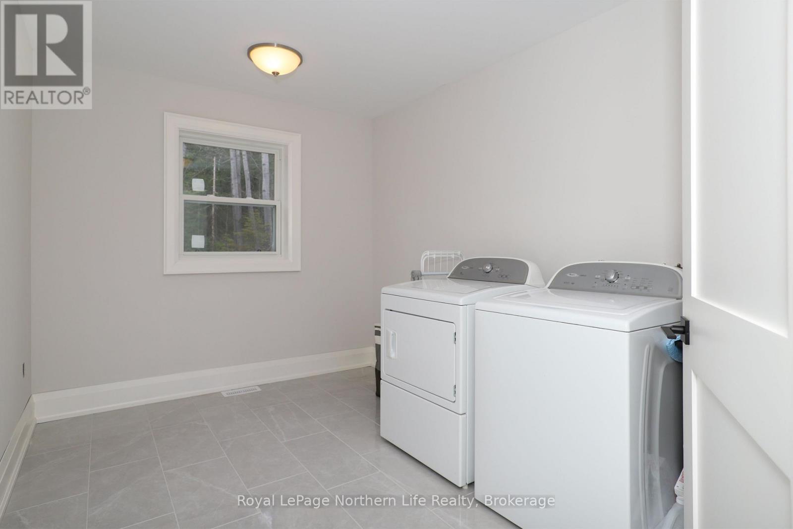 429 Fox Run Drive, Temagami, Ontario  P0H 2H0 - Photo 24 - X12093875