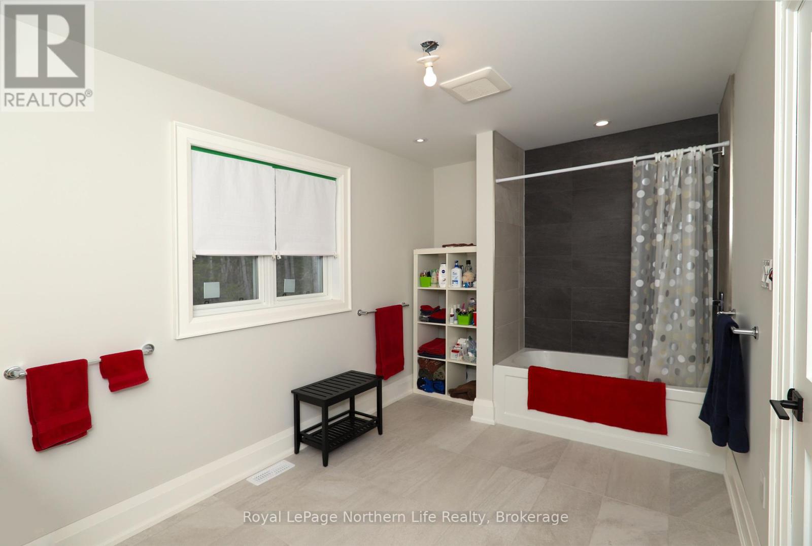 429 Fox Run Drive, Temagami, Ontario  P0H 2H0 - Photo 27 - X12093875