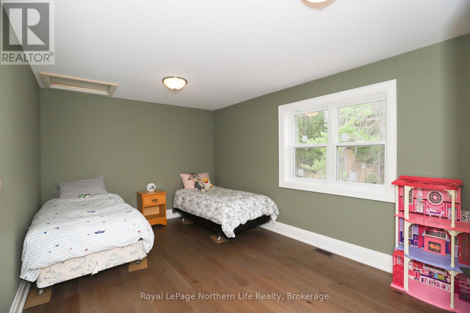 429 Fox Run Drive, Temagami, Ontario  P0H 2H0 - Photo 29 - X12093875
