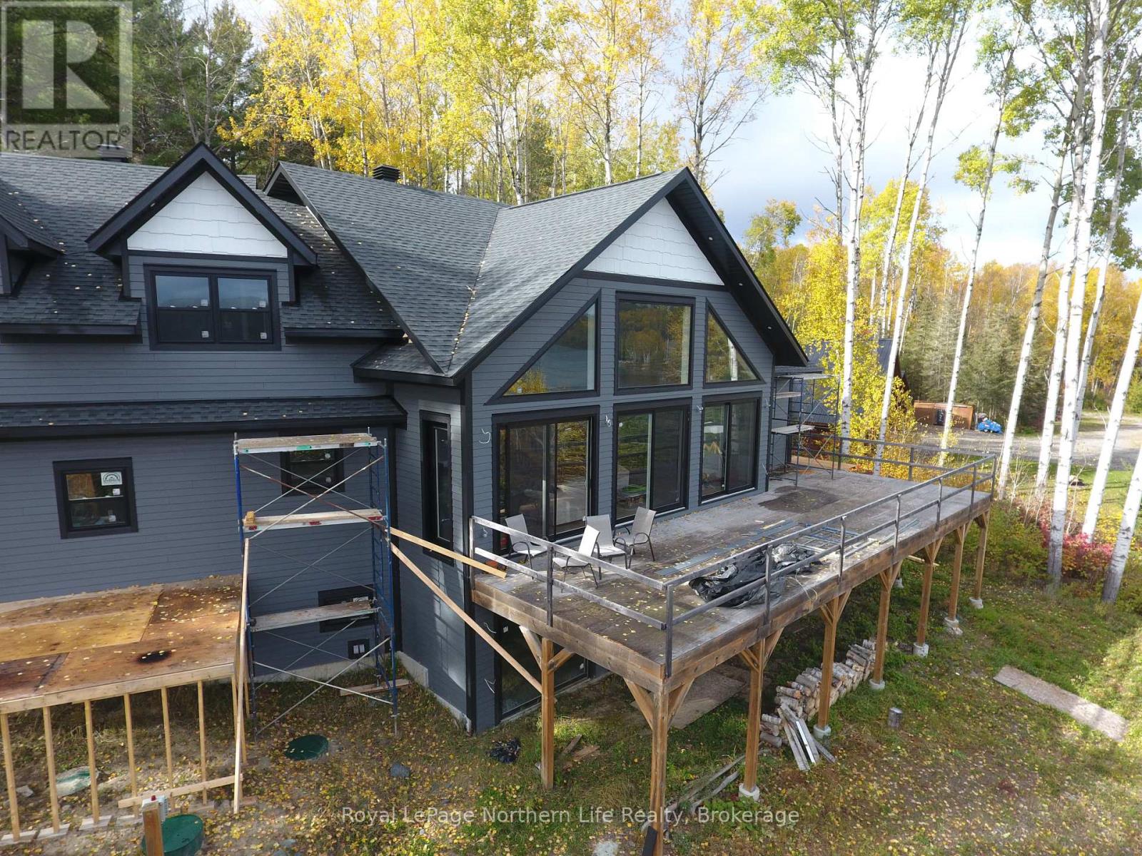 429 Fox Run Drive, Temagami, Ontario  P0H 2H0 - Photo 4 - X12093875