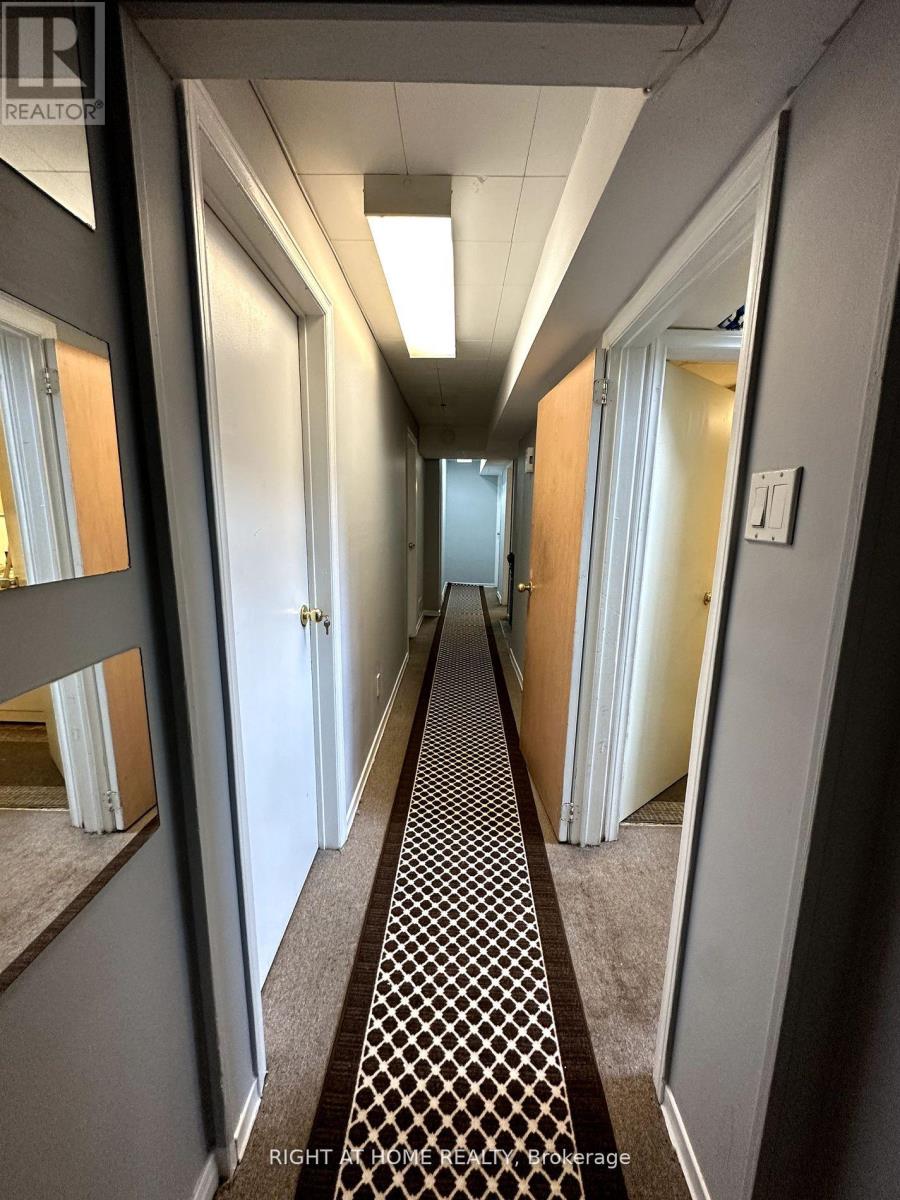 Room 1 - 56 Caracas Road, Toronto, Ontario  M2K 1B1 - Photo 3 - C12093863
