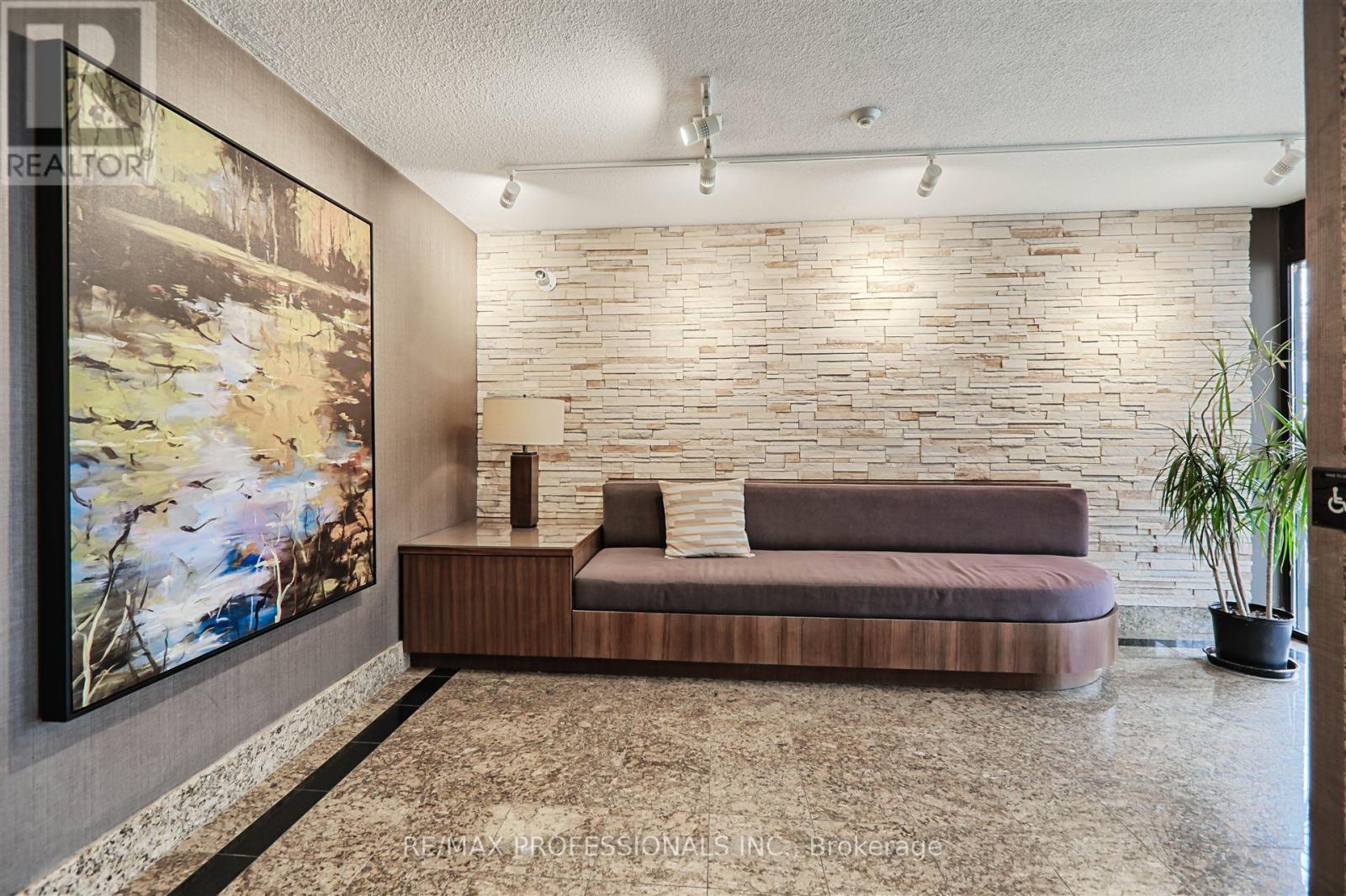 Property at 402 - 2545 BLOOR STREET W image 4