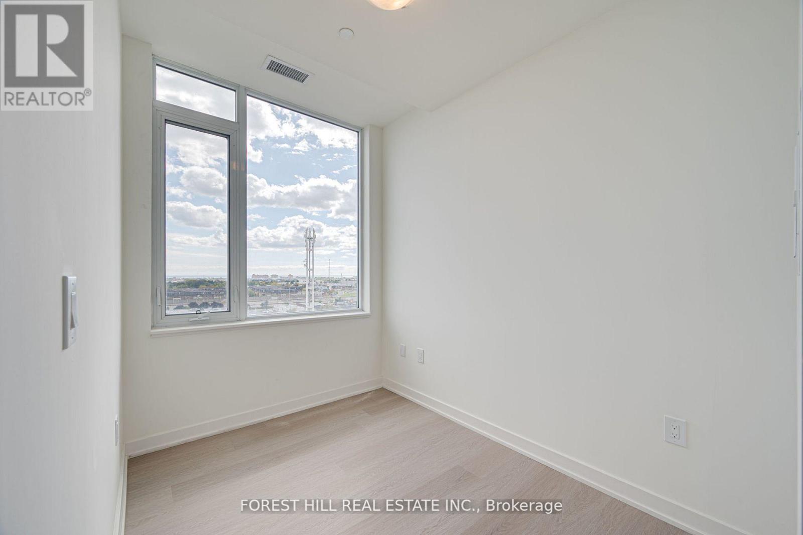 802 - 859 The Queensway, Toronto, Ontario  M8Z 1N8 - Photo 3 - W12093829
