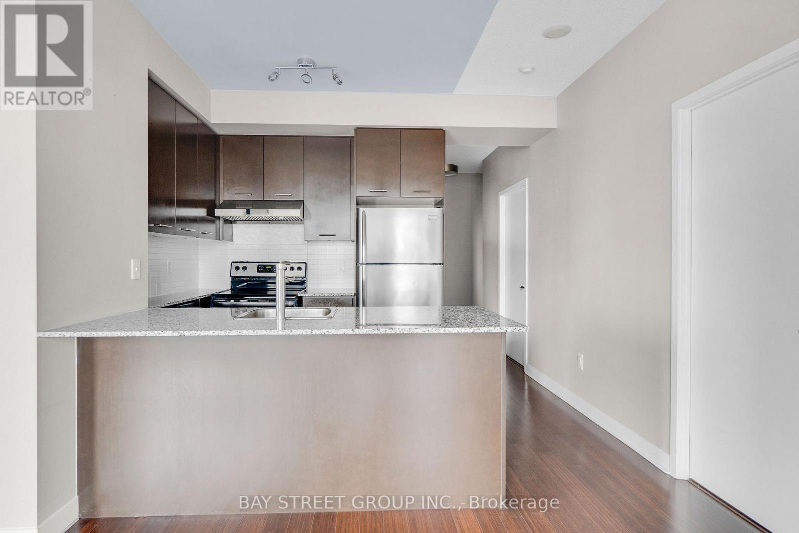 1108 - 365 Prince Of Wales Drive, Mississauga, Ontario  L5B 0G6 - Photo 12 - W12093890