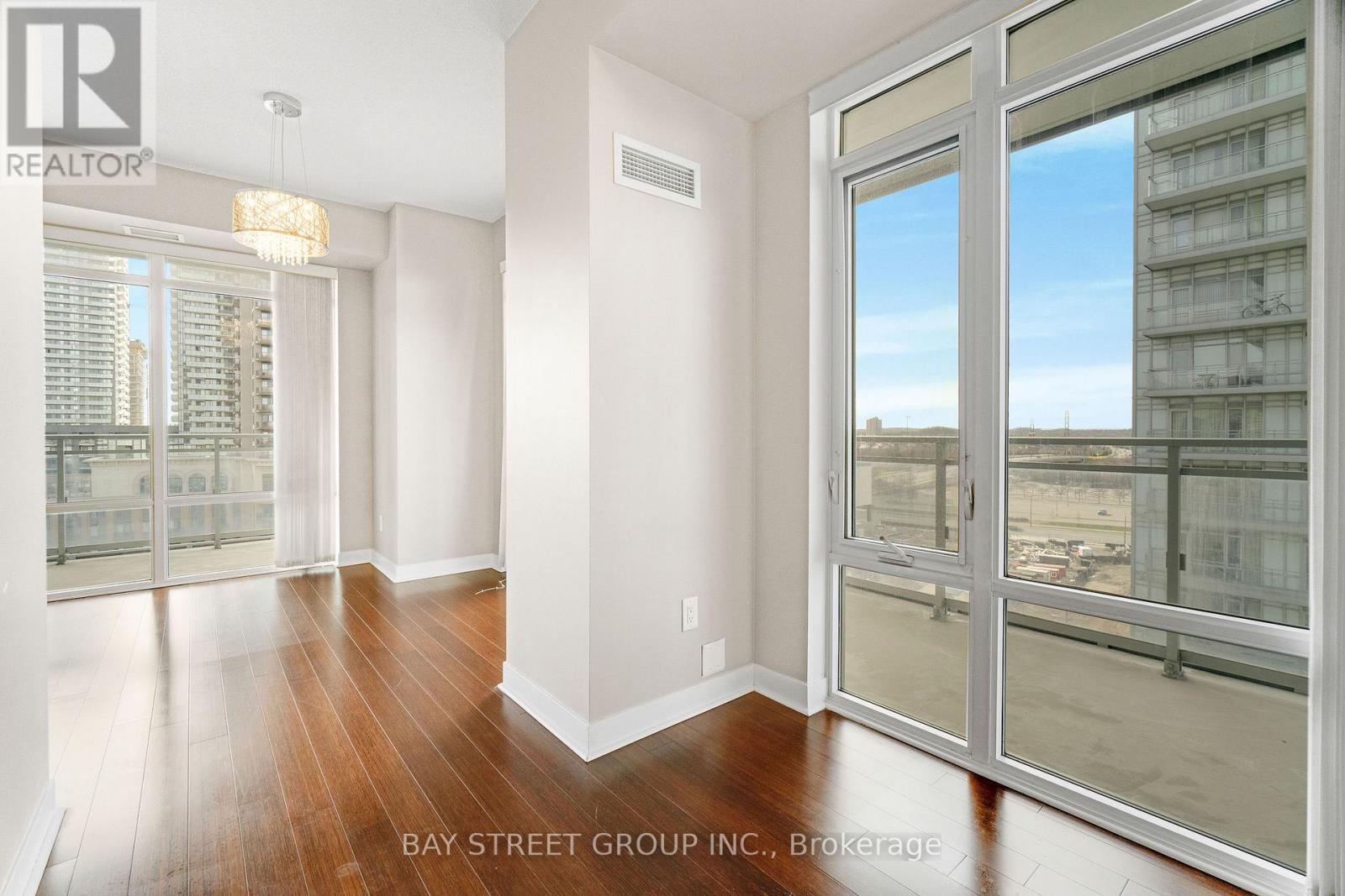 1108 - 365 Prince Of Wales Drive, Mississauga, Ontario  L5B 0G6 - Photo 18 - W12093890