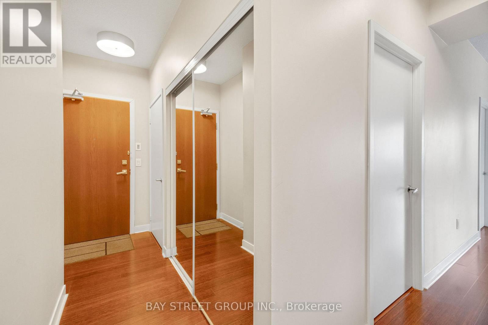 1108 - 365 Prince Of Wales Drive, Mississauga, Ontario  L5B 0G6 - Photo 6 - W12093890
