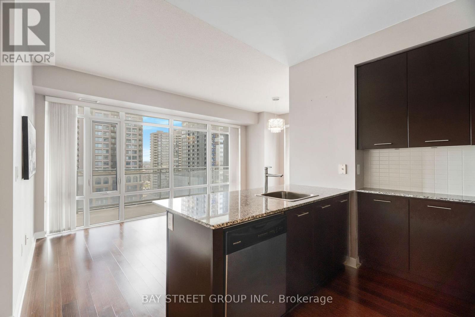 1108 - 365 Prince Of Wales Drive, Mississauga, Ontario  L5B 0G6 - Photo 7 - W12093890
