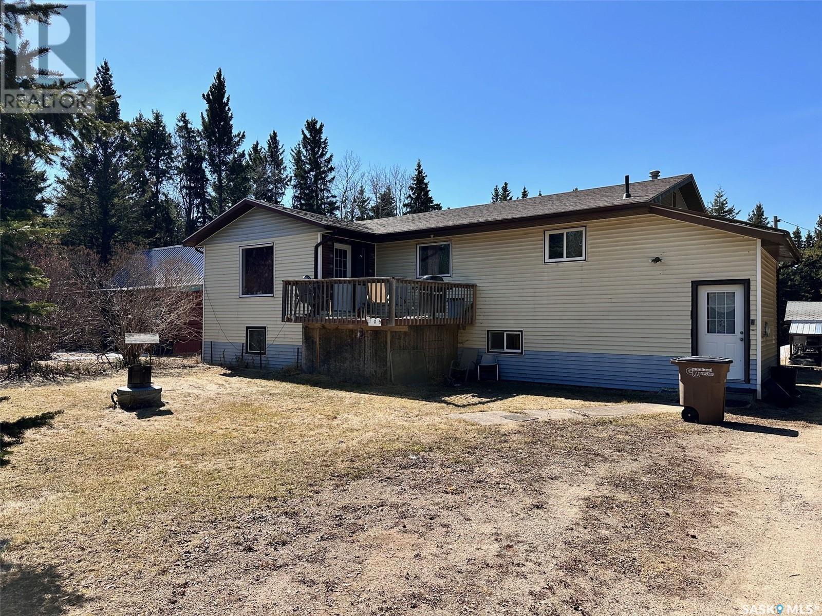 Property at 706 Railway STREET image 1