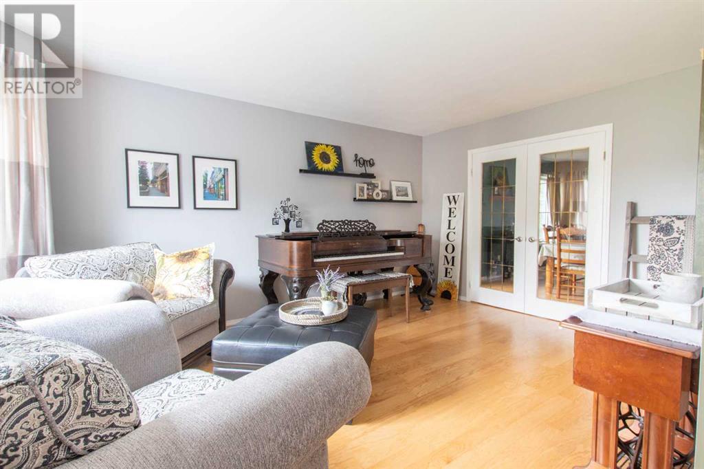 Property at 6121 96 Street image 5