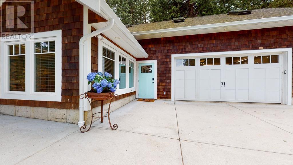 1980 Thornbrough Road, Gibsons, British Columbia  V0N 1V6 - Photo 29 - R2992020