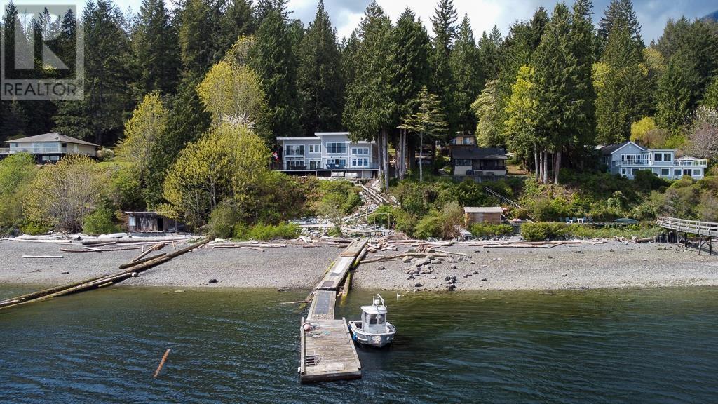 1980 Thornbrough Road, Gibsons, British Columbia  V0N 1V6 - Photo 2 - R2992020