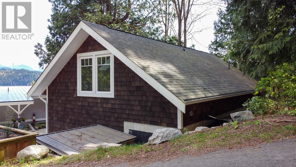 1980 Thornbrough Road, Gibsons, British Columbia  V0N 1V6 - Photo 36 - R2992020