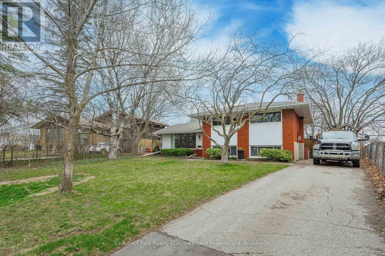 Property at 290 LANGFORD PLACE image 2
