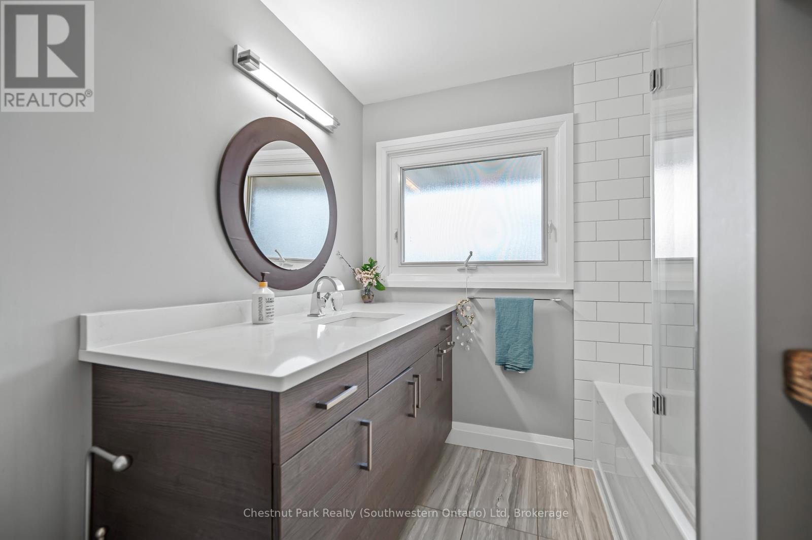 290 Langford Place, Waterloo, Ontario  N2J 3S8 - Photo 27 - X12093940