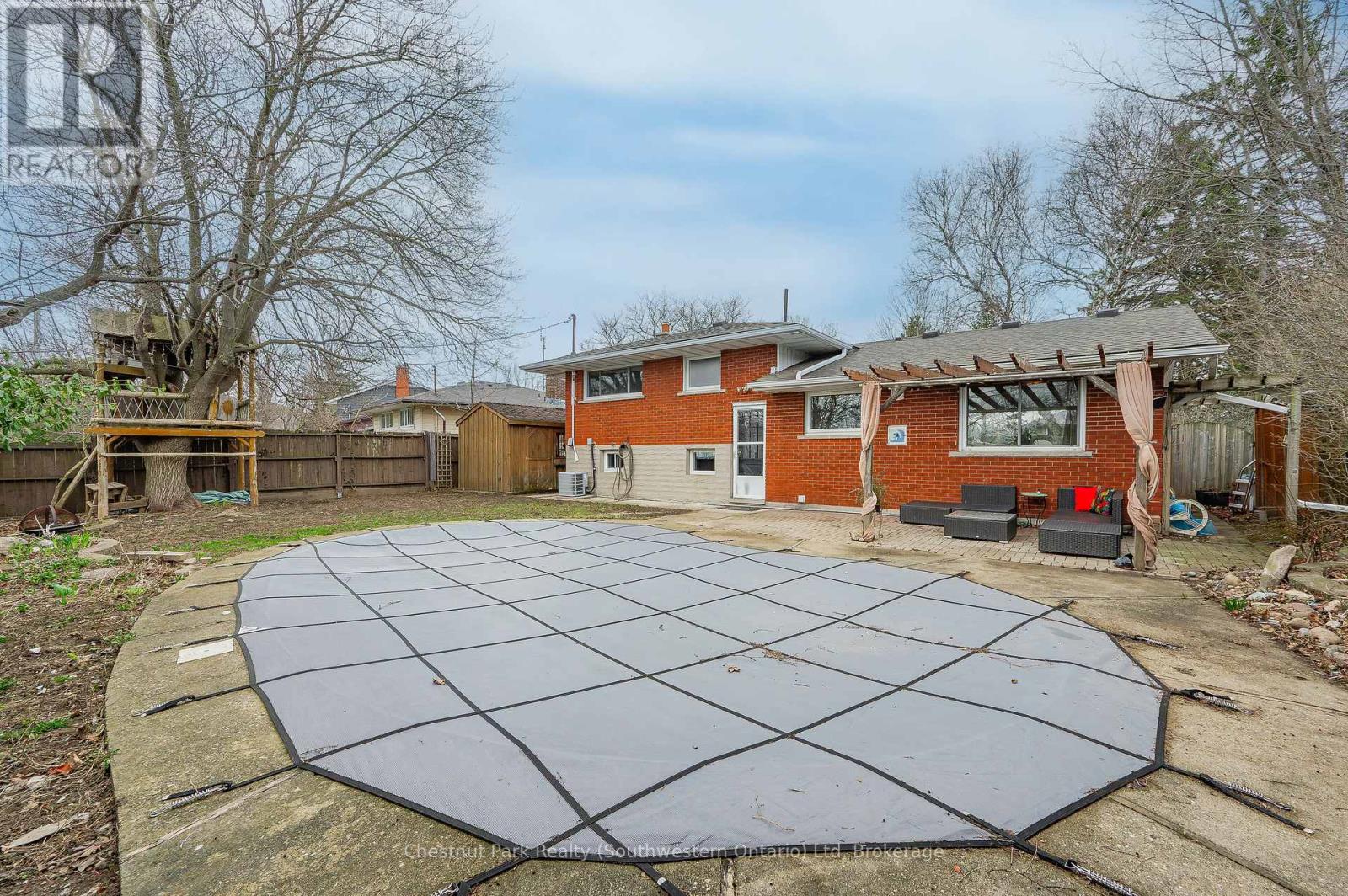 290 Langford Place, Waterloo, Ontario  N2J 3S8 - Photo 41 - X12093940