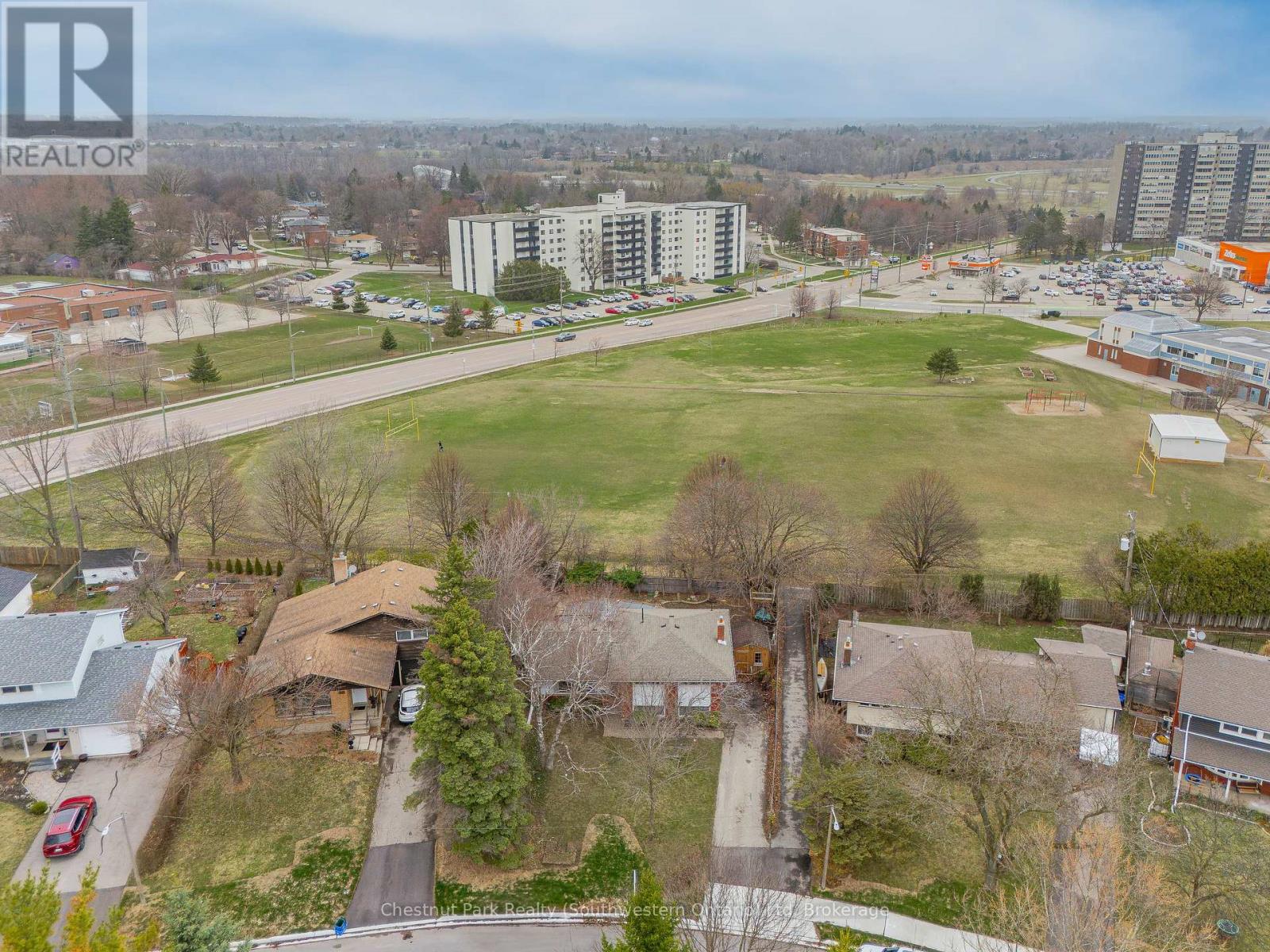 290 Langford Place, Waterloo, Ontario  N2J 3S8 - Photo 44 - X12093940