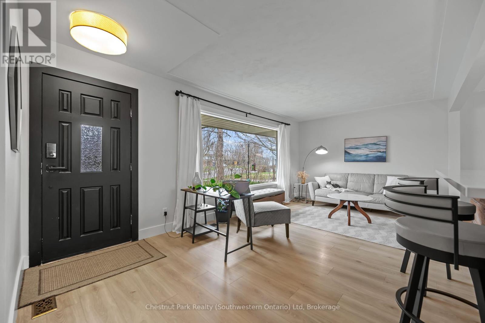 290 Langford Place, Waterloo, Ontario  N2J 3S8 - Photo 6 - X12093940