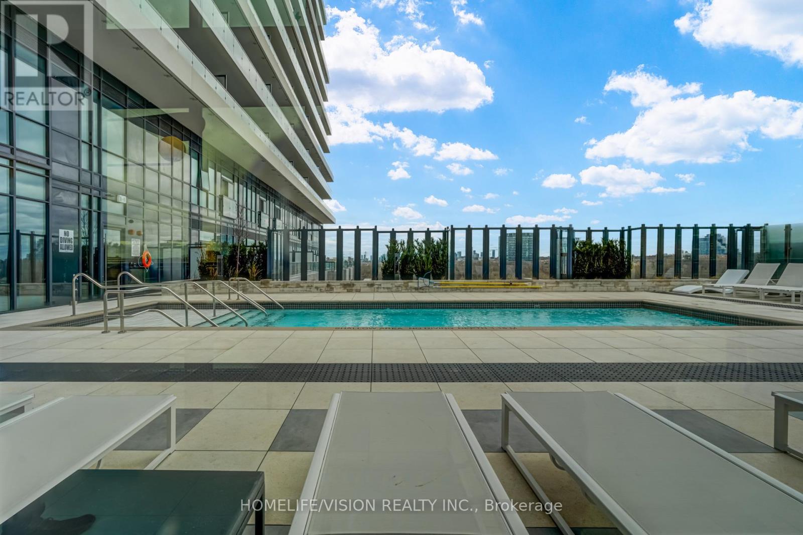 910 - 30 Inn On The Park Drive, Toronto, Ontario  M3C 0P7 - Photo 10 - C12048495