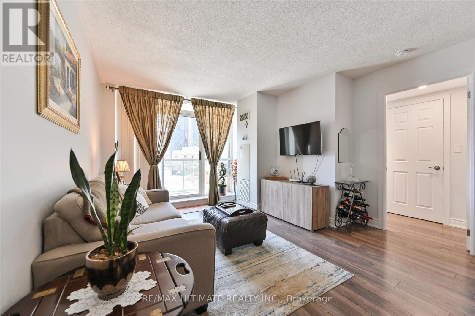 310 - 9 Michael Power Place, Toronto, Ontario  M9A 0A5 - Photo 18 - W12093933