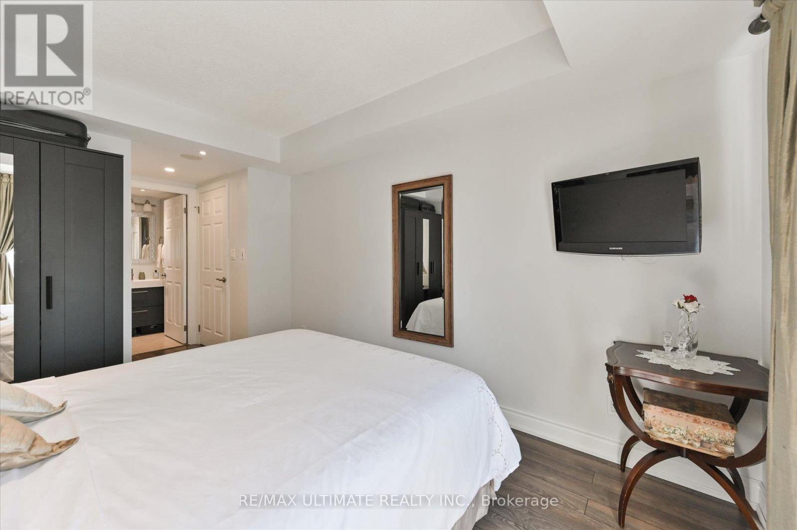 310 - 9 Michael Power Place, Toronto, Ontario  M9A 0A5 - Photo 20 - W12093933