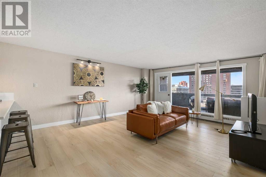 Property at 910, 221 6 Avenue SE image 4
