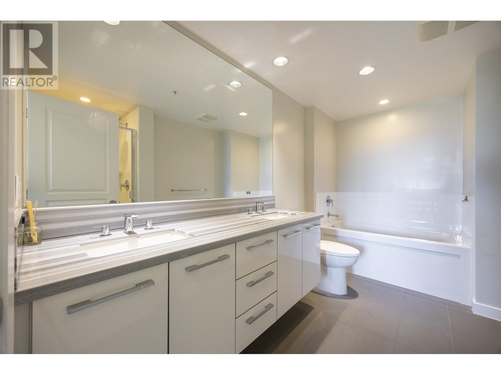 1509 3093 Windsor Gate, Coquitlam, British Columbia  V3B 0N2 - Photo 10 - R2992115
