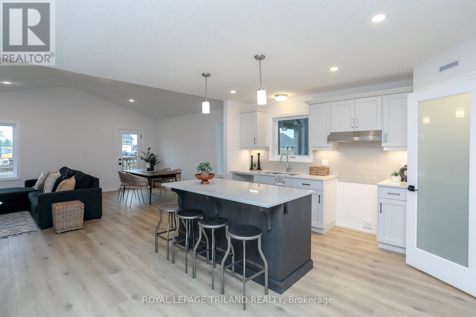 10 Silverleaf Path, St. Thomas, Ontario  N5R 0N6 - Photo 6 - X12093950
