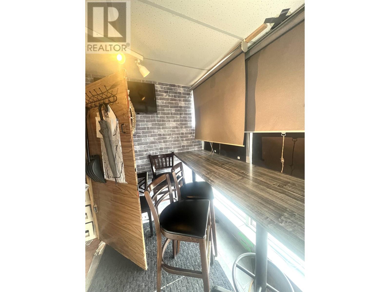 8051 Granville Street, Vancouver, British Columbia  V6P 4Z5 - Photo 2 - C8066095