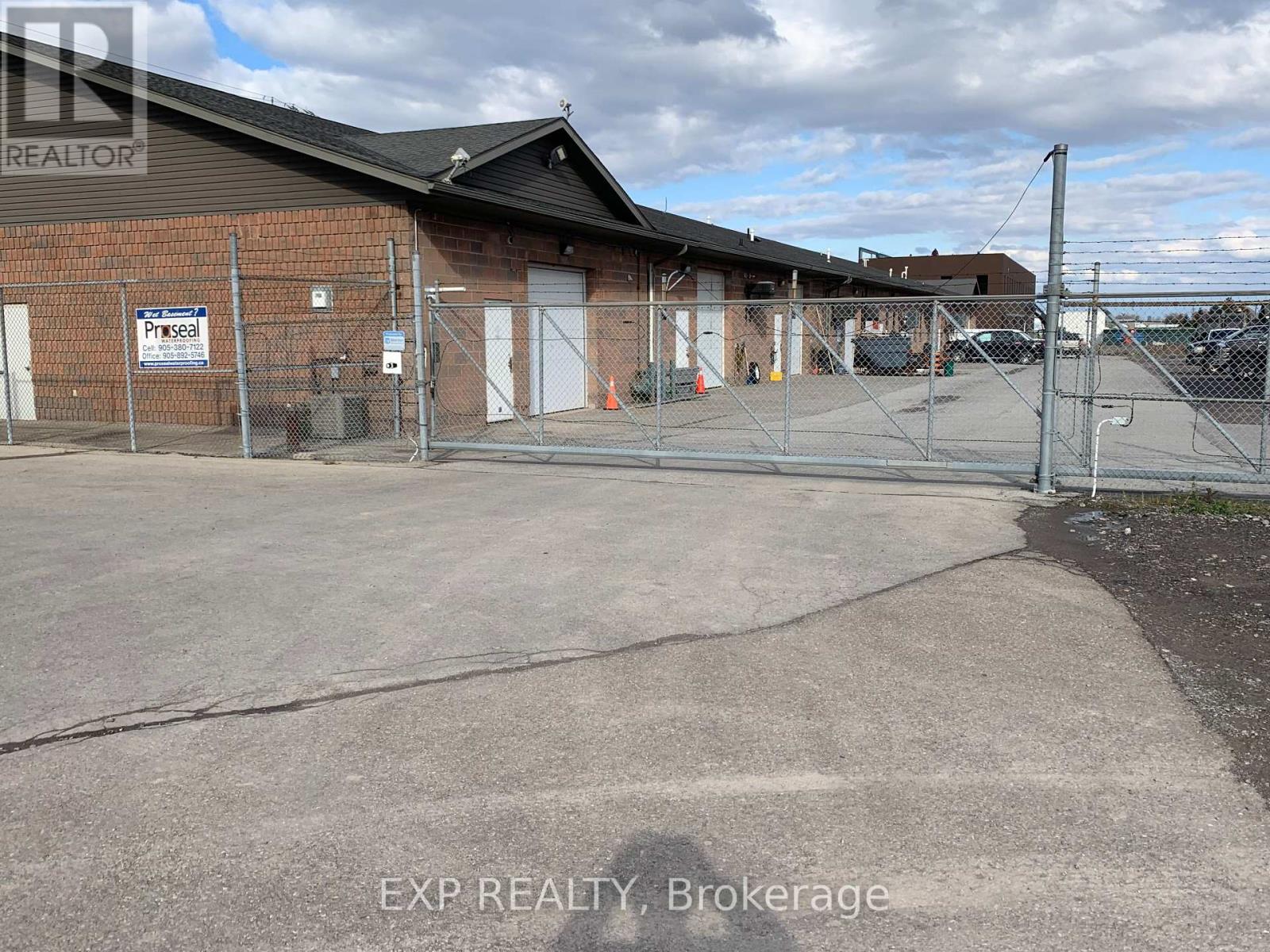 6 - 2601 Highway 20 Highway, Thorold, Ontario  L0S 1E6 - Photo 3 - X12093993