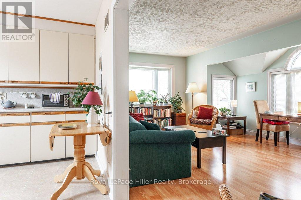 174 Charles Street, Stratford, Ontario  N5A 5Y2 - Photo 12 - X12093994