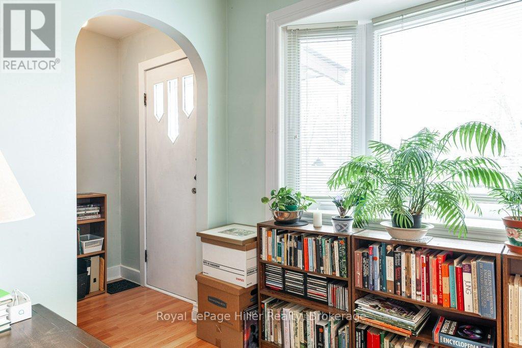 174 Charles Street, Stratford, Ontario  N5A 5Y2 - Photo 3 - X12093994