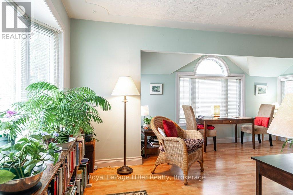 174 Charles Street, Stratford, Ontario  N5A 5Y2 - Photo 4 - X12093994