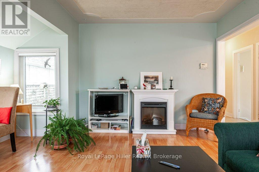 174 Charles Street, Stratford, Ontario  N5A 5Y2 - Photo 5 - X12093994