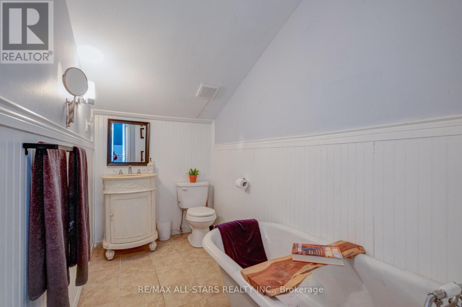 Property at 126 PINE POINT LANE image 5