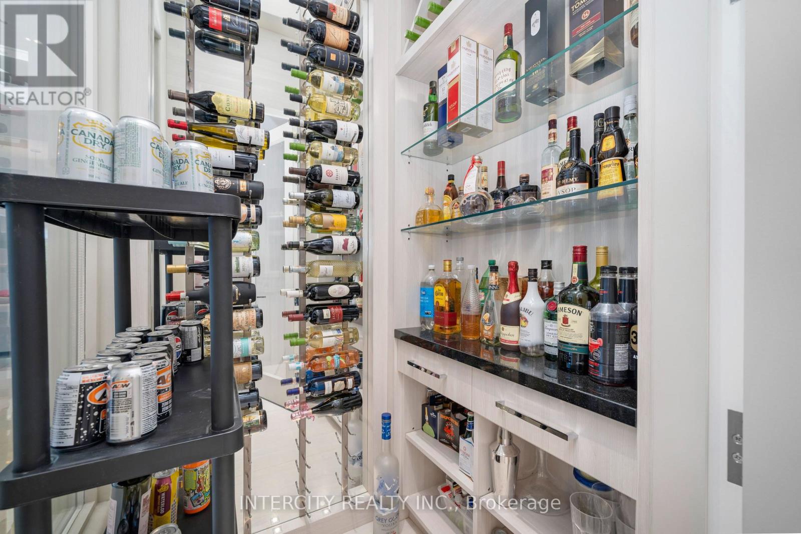 34 Rosebud Court, Vaughan (Kleinburg), Ontario  L0J 1C0 - Photo 11 - N12093952