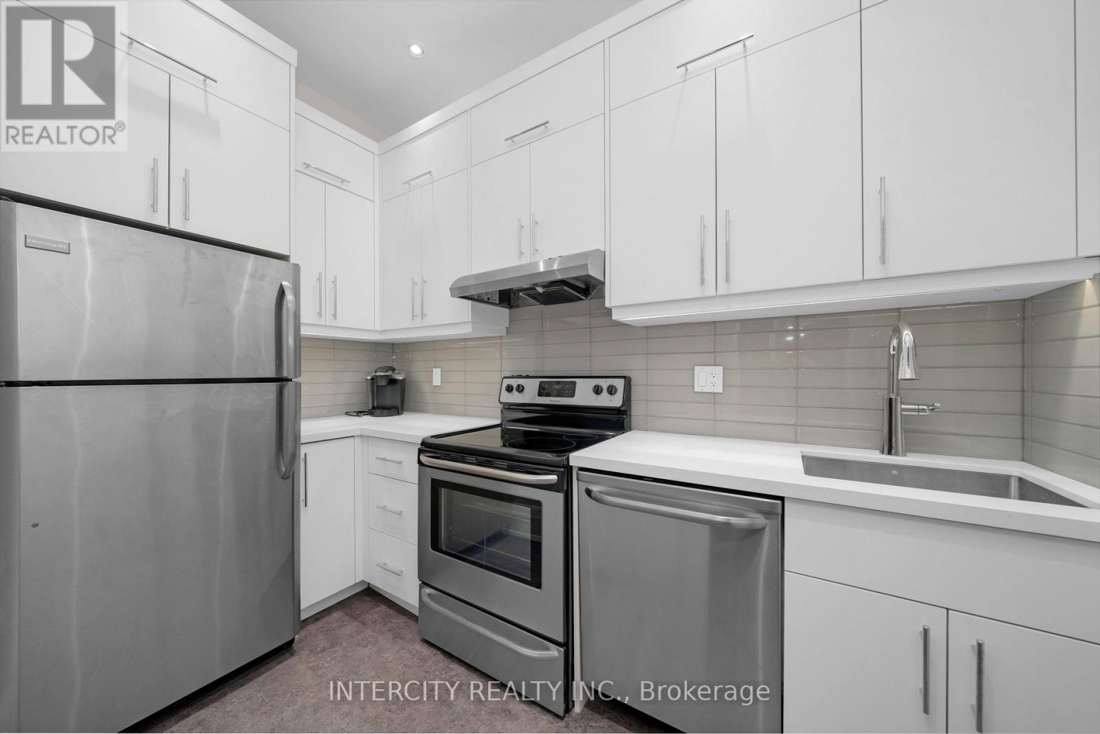 34 Rosebud Court, Vaughan (Kleinburg), Ontario  L0J 1C0 - Photo 39 - N12093952