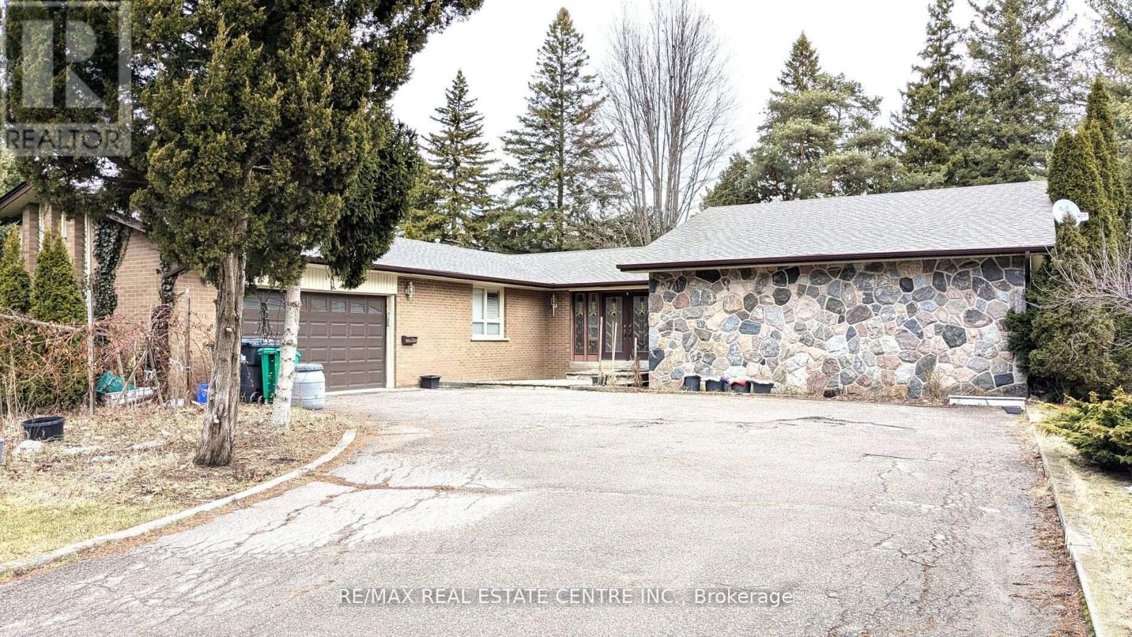 Property at 2260 ONEIDA CRESCENT image 1