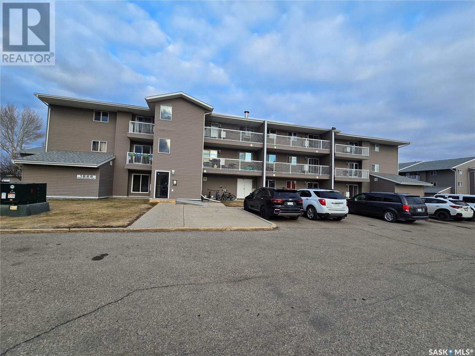 301 1822 Eaglesham AVENUE, Weyburn, Saskatchewan