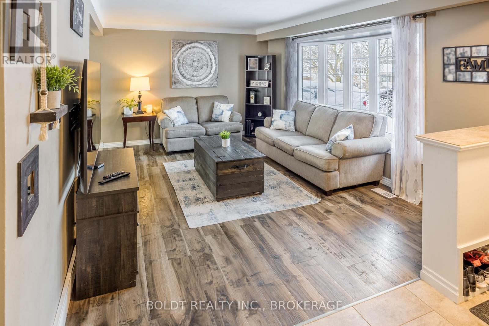 Property at 3 BEACON HILL DRIVE image 3