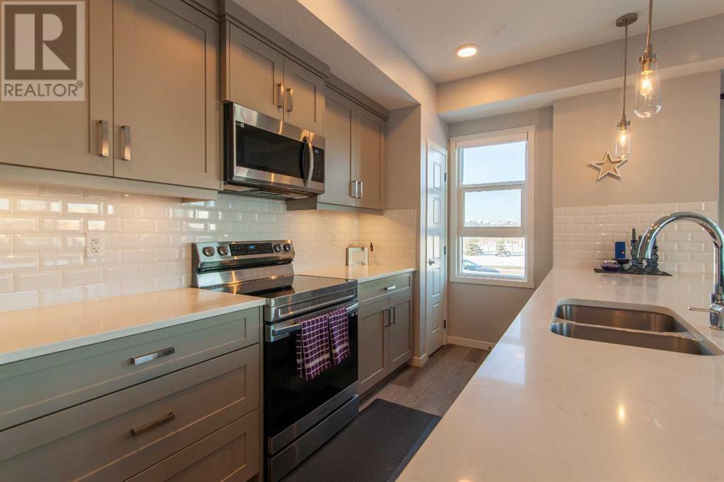 Property at 103, 40 Carrington Plaza NW image 3