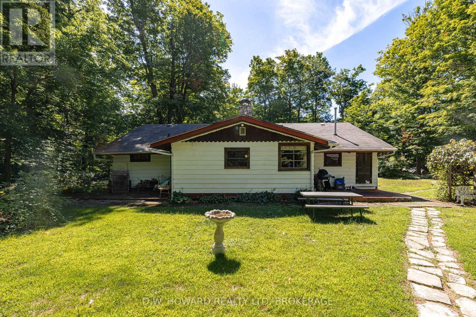 3052 Maple Avenue, Fort Erie, Ontario  L0S 1N0 - Photo 6 - X12094140