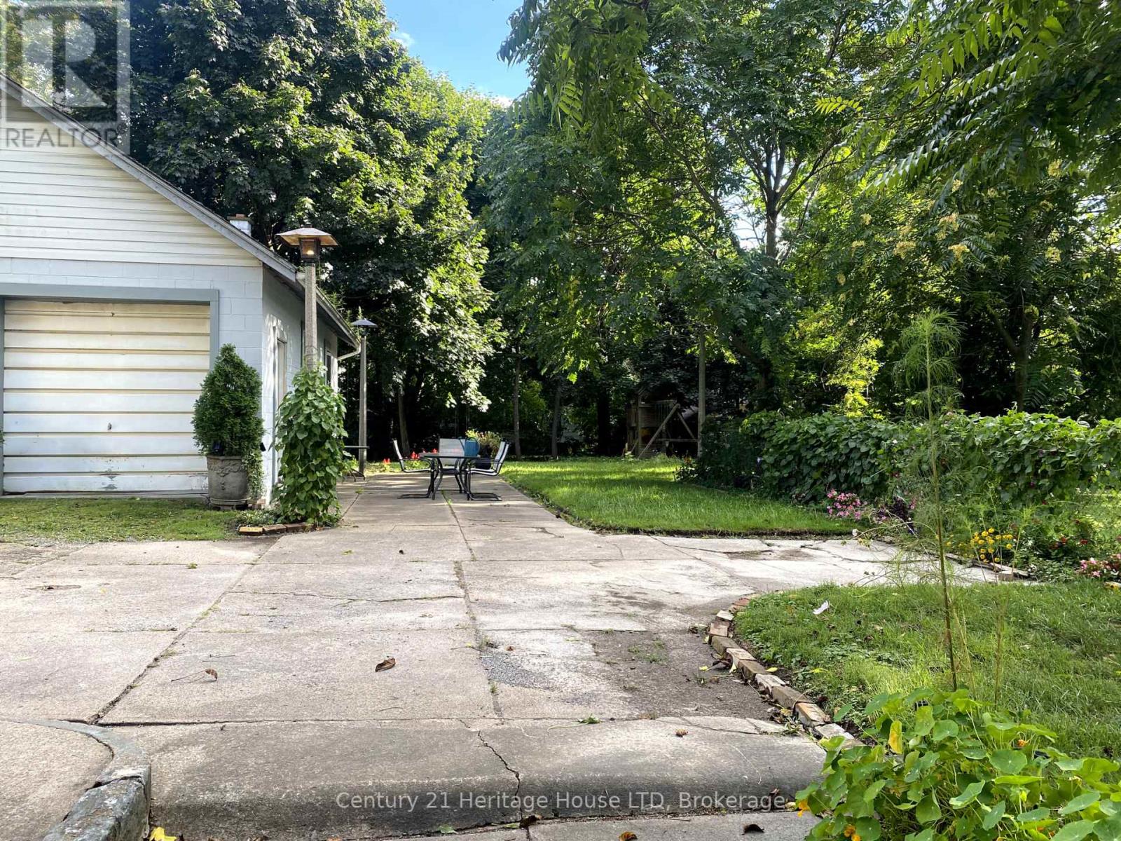 6042 Culp Street, Niagara Falls, Ontario  L2G 2B7 - Photo 32 - X12094153
