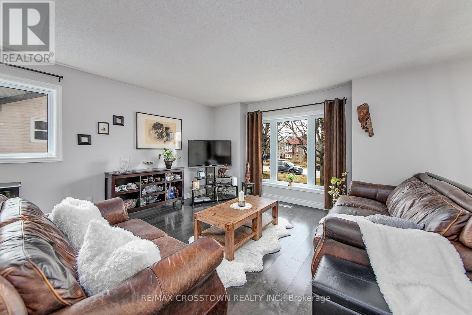 Property at 13 HARBOUR CRESCENT image 5