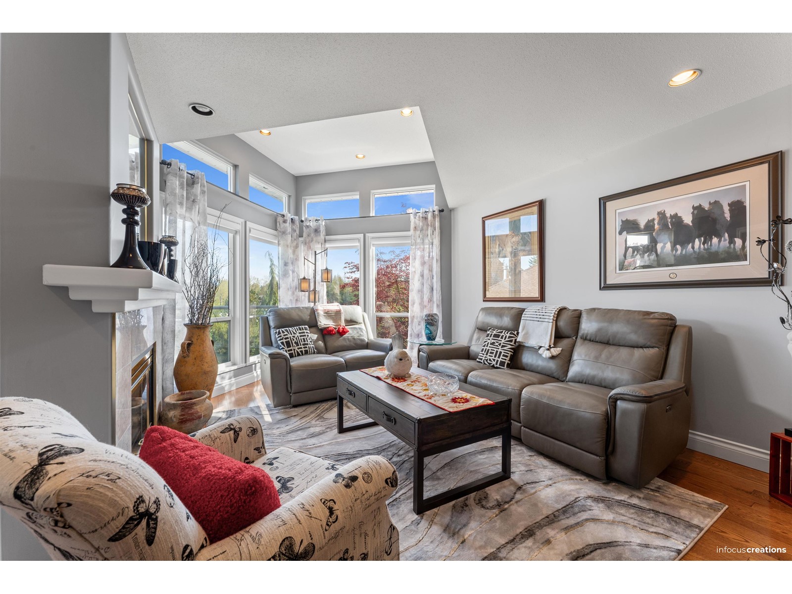 Property at 13 3354 HORN STREET image 1