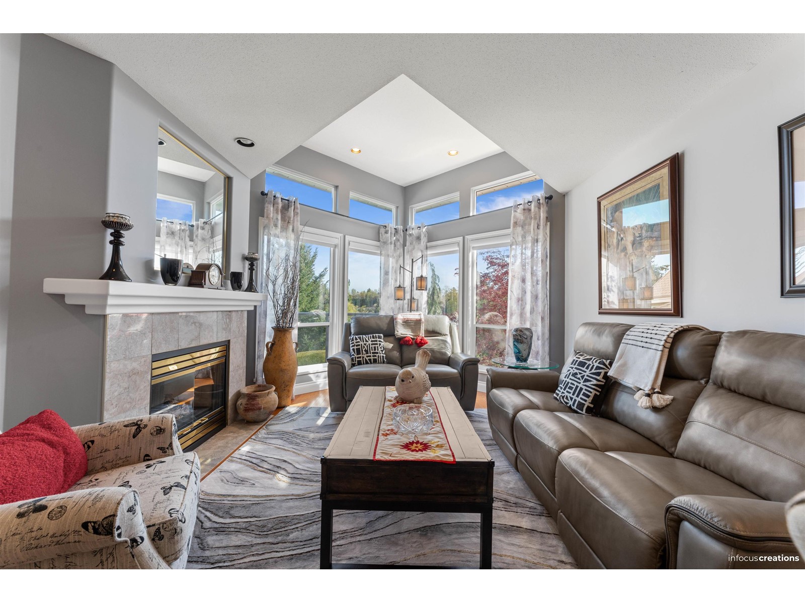 Property at 13 3354 HORN STREET image 2