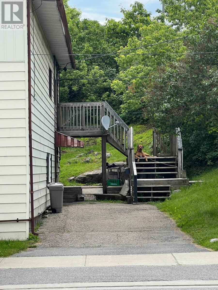 8 Emily Street, Parry Sound, Ontario  P2A 2P3 - Photo 4 - X12094087