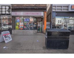927 BLOOR STREET W, Toronto, Ontario
